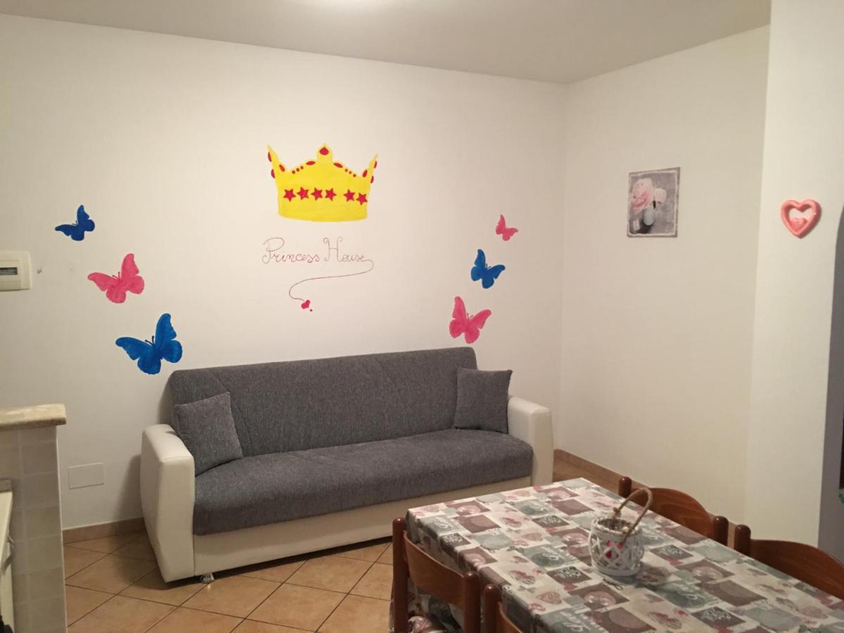 Princess House Ladispoli Kültér fotó